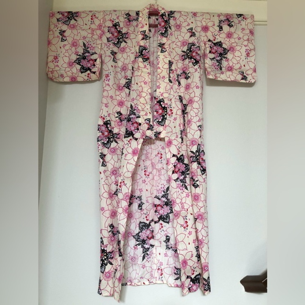 White pink black floral yukata kimono
